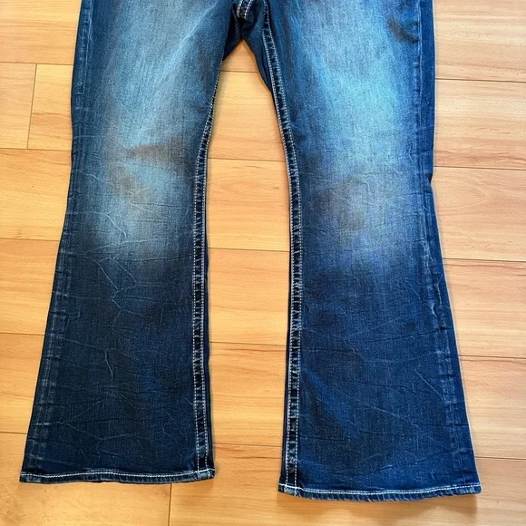 Vigoss Dark Blue Flare Jeans size 18 embellished pockets like new bootcut faded - Picture 4 of 14